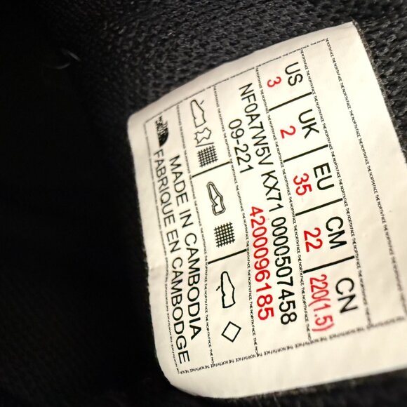 North Face Waterproof Black Boots - Picture 6 of 7